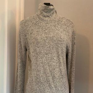 Salt & Pepper Turtleneck Size M